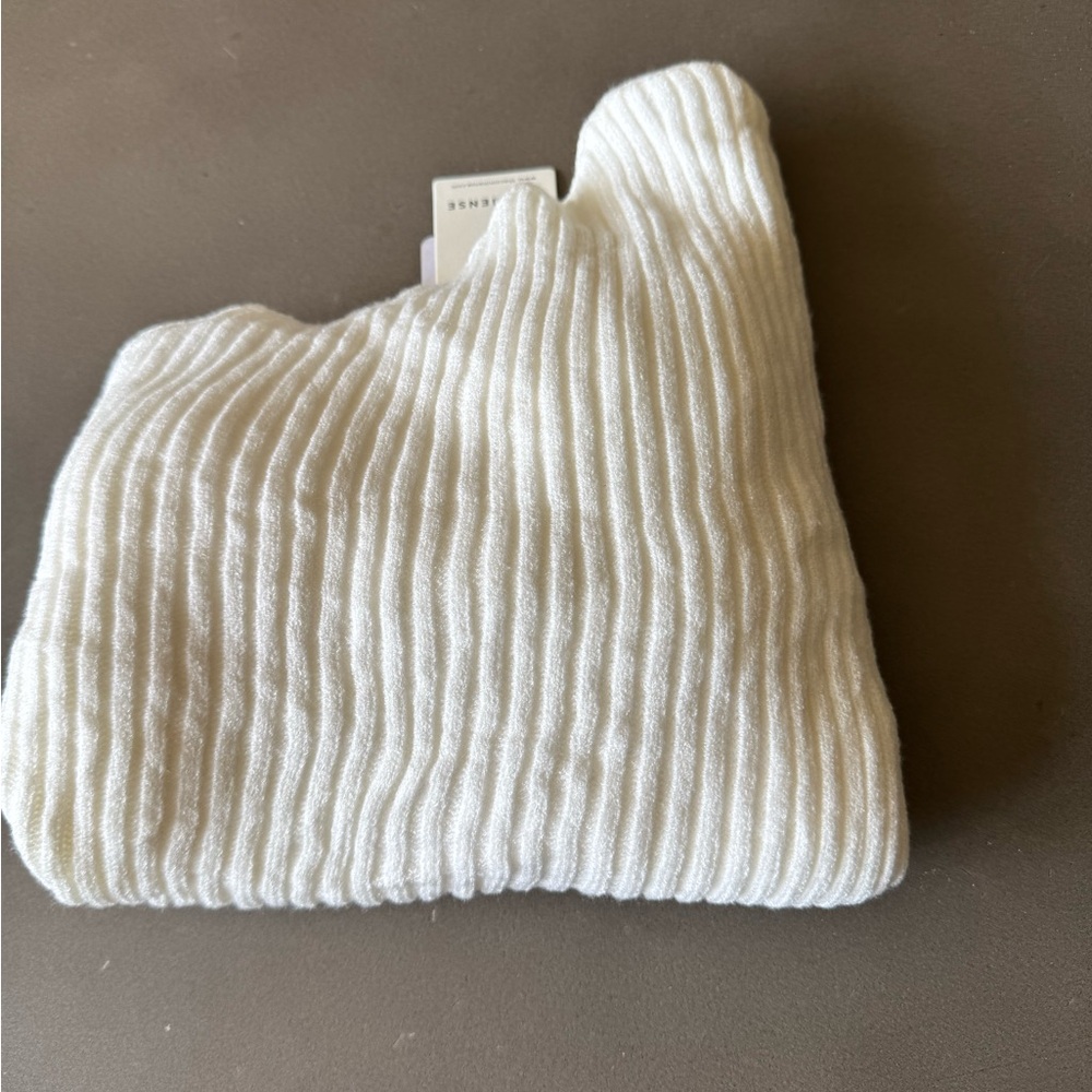 Commense Cream Ribbed One hand Sweater